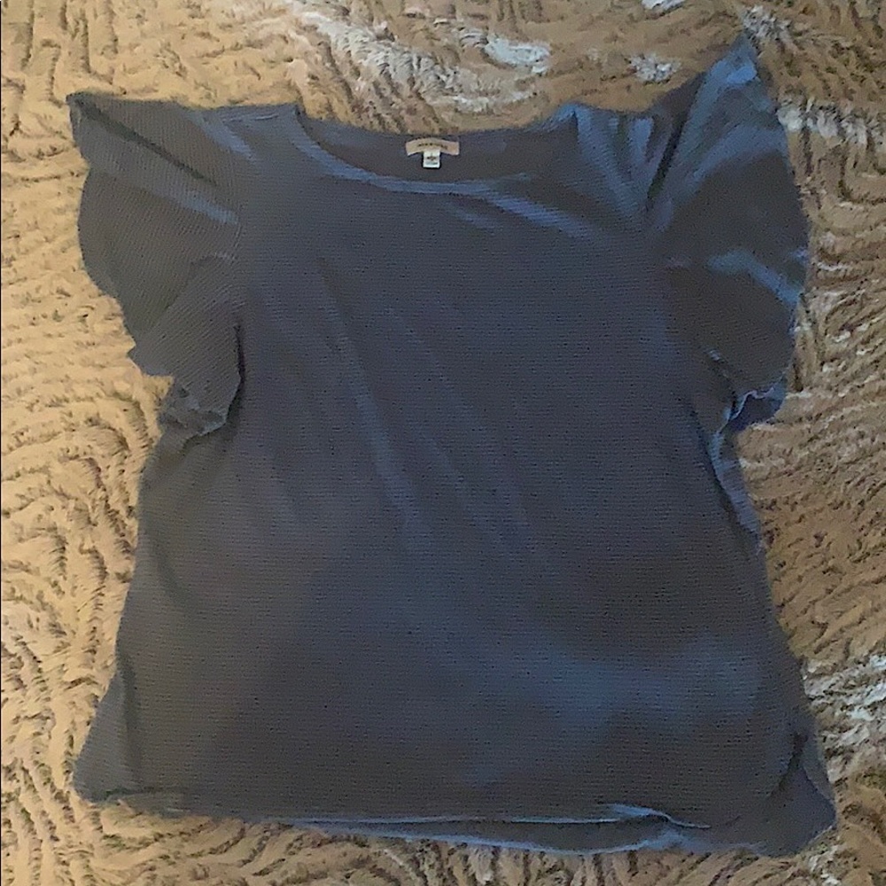 Flutter sleeve top